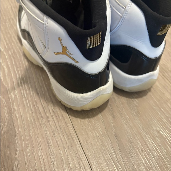 Air Jordan 11 Retro 'Gratitude - Picture 4 of 5